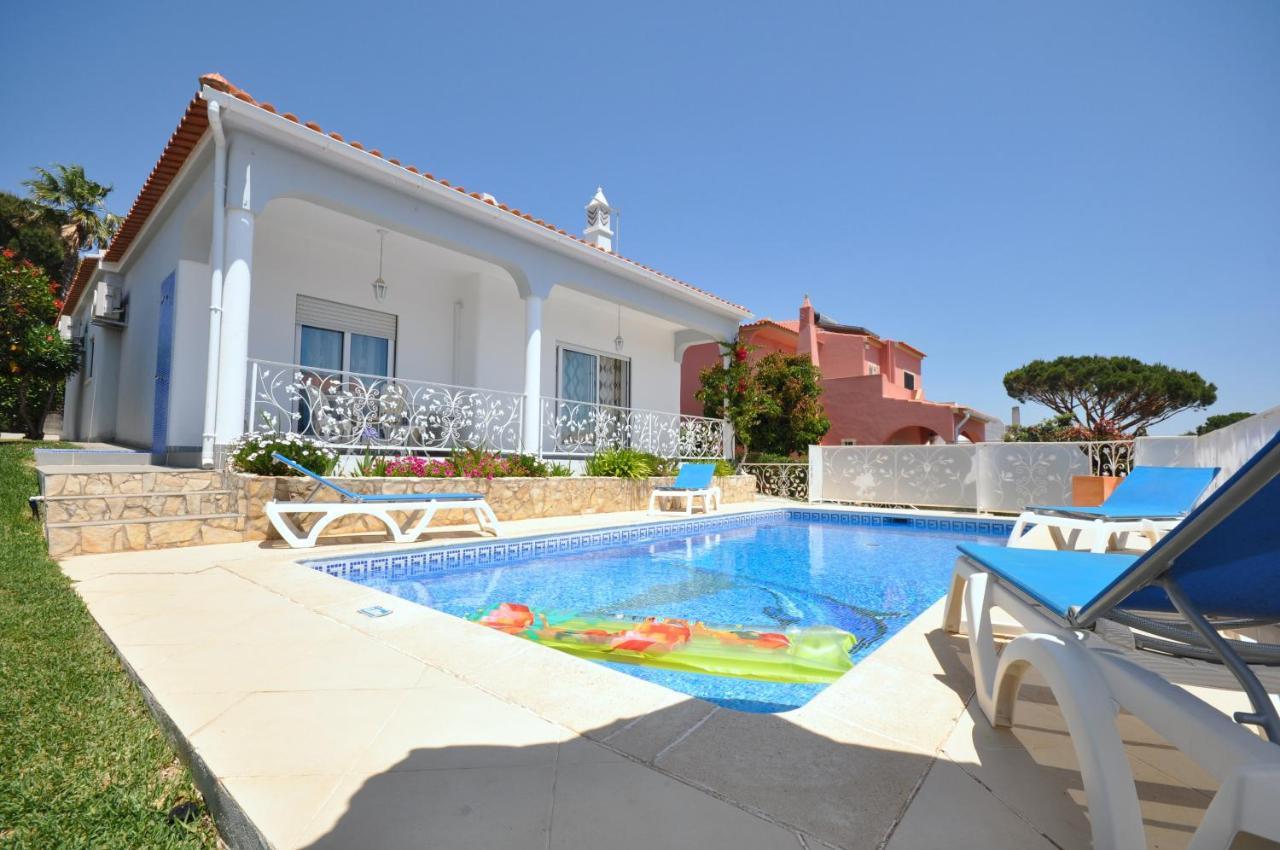 Well-Appointed Villa Is Situated In The Popular Resort Of Vilamoura Quarteira Exteriör bild