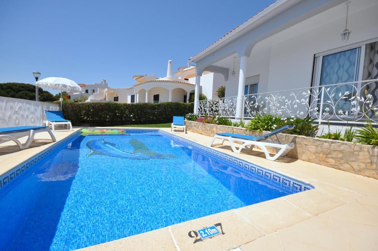 Well-Appointed Villa Is Situated In The Popular Resort Of Vilamoura Quarteira Exteriör bild