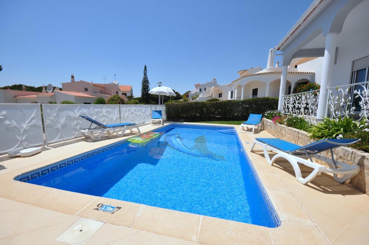 Well-Appointed Villa Is Situated In The Popular Resort Of Vilamoura Quarteira Exteriör bild