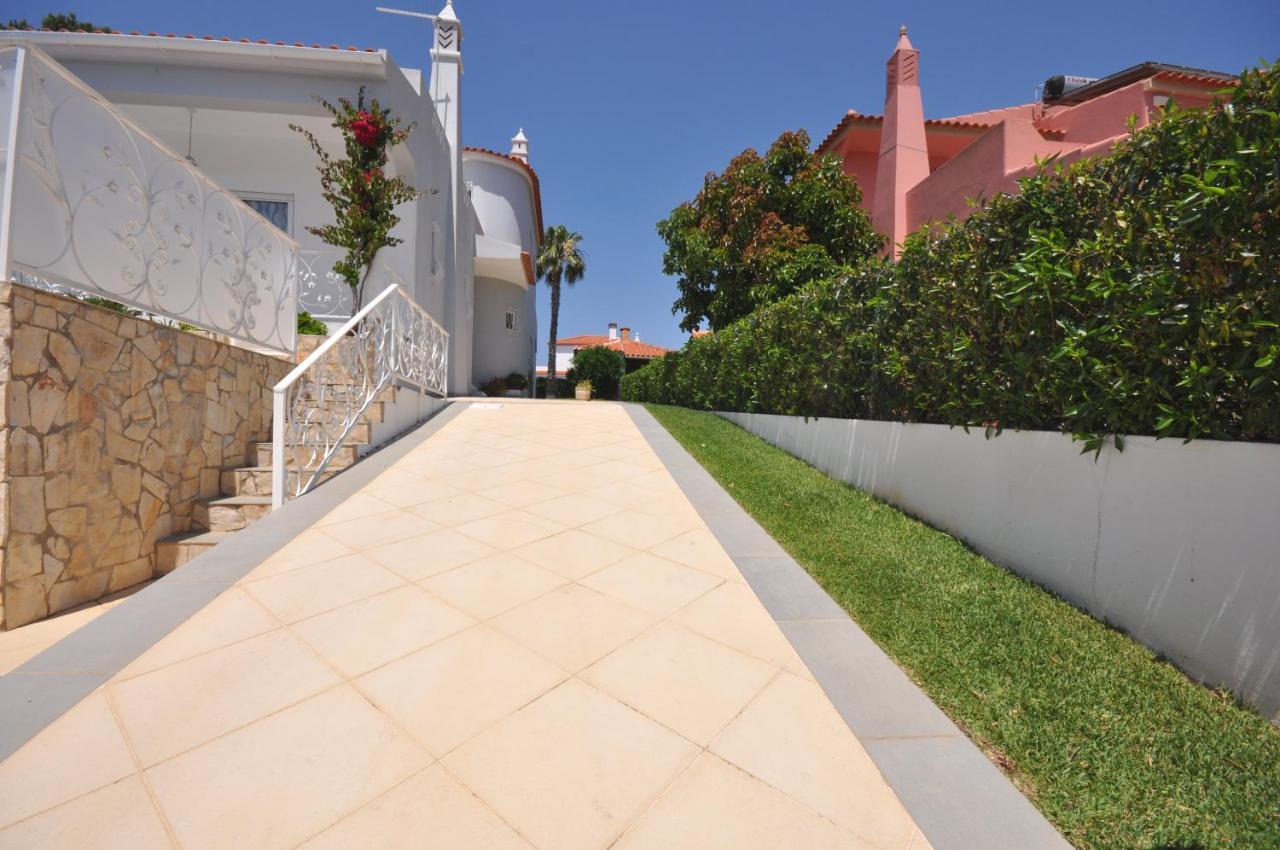 Well-Appointed Villa Is Situated In The Popular Resort Of Vilamoura Quarteira Exteriör bild