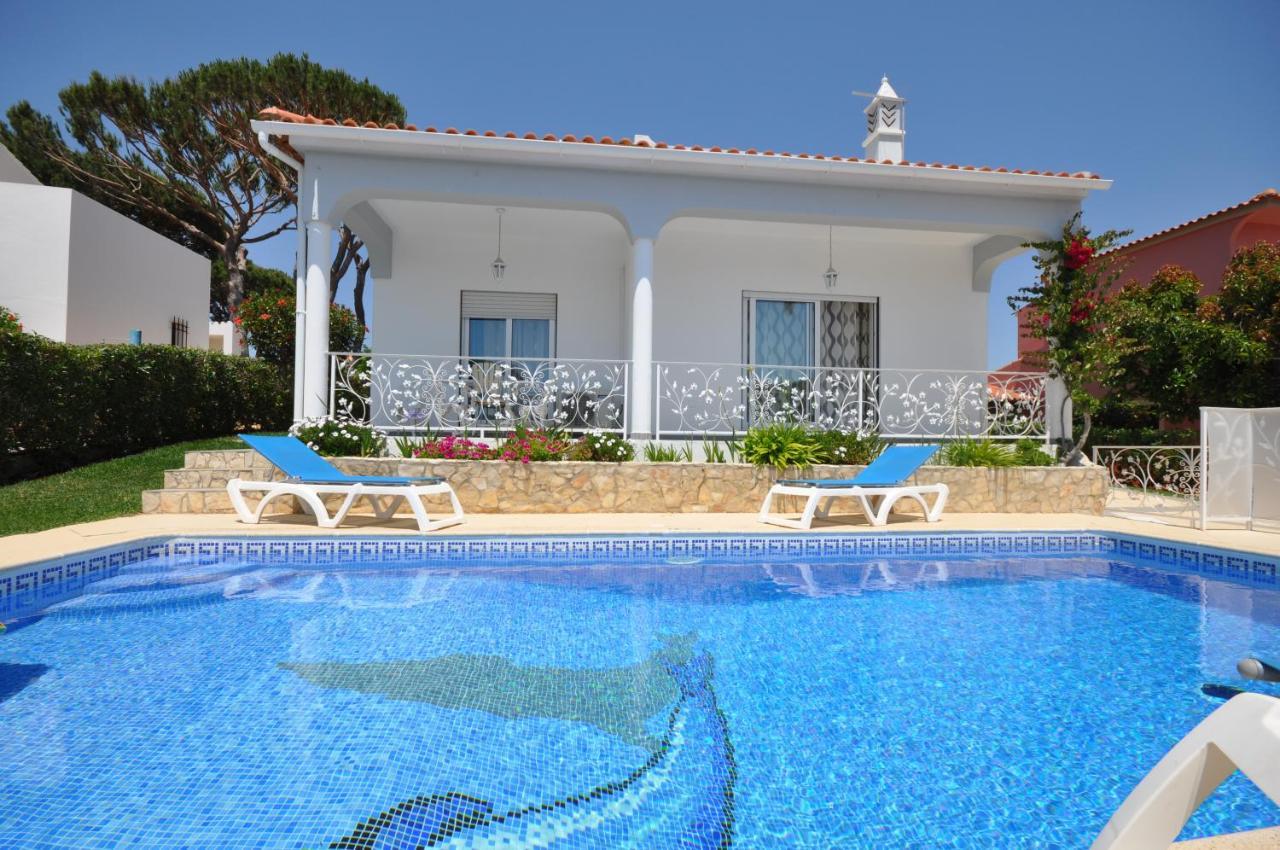 Well-Appointed Villa Is Situated In The Popular Resort Of Vilamoura Quarteira Exteriör bild